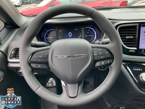 Used 2023 Chrysler Pacifica Touring-L w/ S Appearance Package FWD image 44