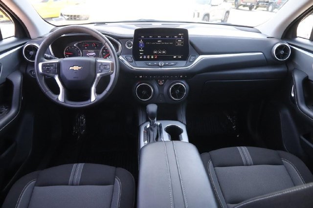 Used 2025 Chevrolet Blazer LT AWD/4WD image 21