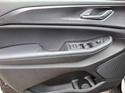 Certified 2023 Jeep Grand Cherokee Laredo w/ Luxury Tech Group I image 13