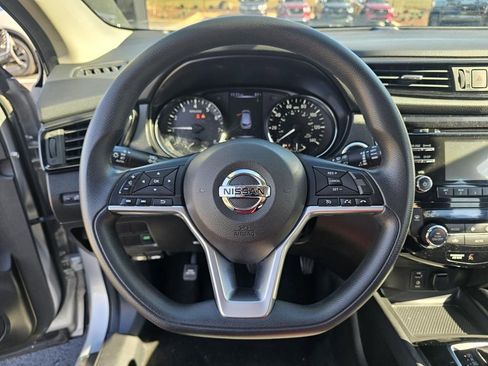 Used 2017 Nissan Rogue Sport SV image 15