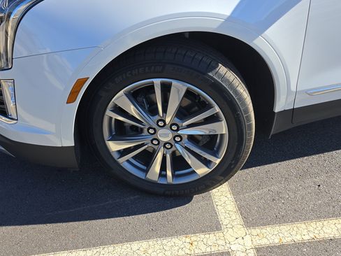 Used 2025 Cadillac XT5 Premium Luxury image 11