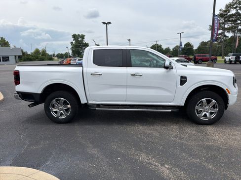 Used 2024 Ford Ranger Lariat RWD image 6