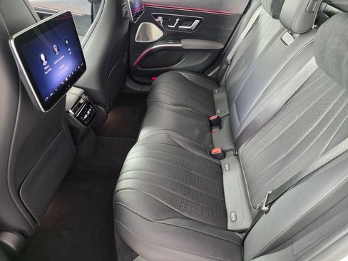 Used 2023 Mercedes-Benz EQS 580 4MATIC Sedan image 14