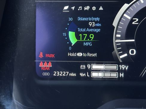 Used 2023 Toyota Tundra Platinum image 25