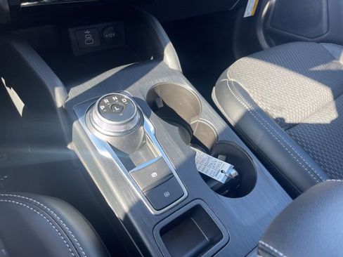 New 2024 Ford Escape SE image 44