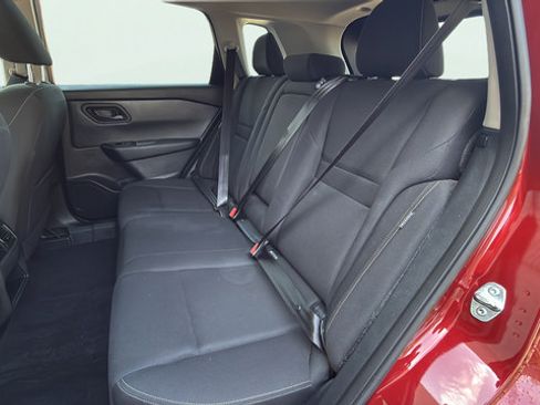 Used 2025 Nissan Rogue S AWD/4WD image 16