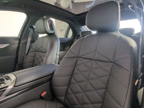 New 2026 BMW 740i image 23