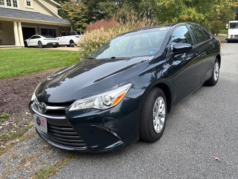 Used 2015 Toyota Camry LE FWD image 3