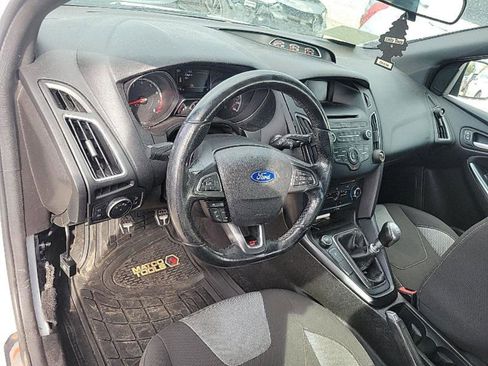 Used 2016 Ford Focus ST image 3