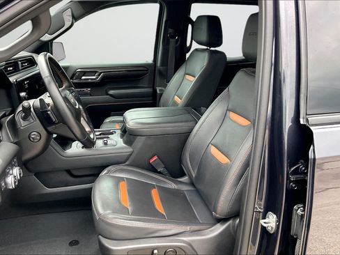 Used 2023 GMC Sierra 1500 AT4 w/ Technology Package AWD/4WD image 14