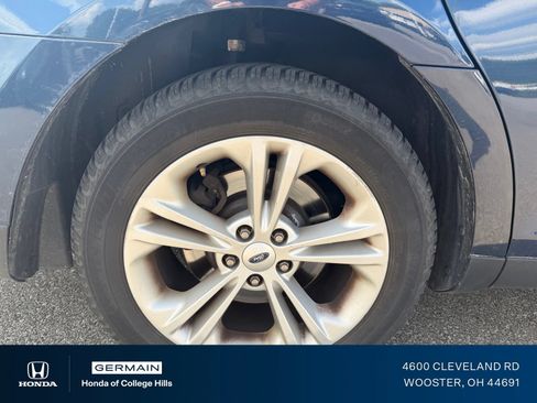 Used 2017 Ford Taurus SEL FWD image 6