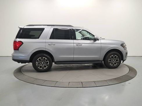 Used 2024 Ford Expedition XLT RWD image 9