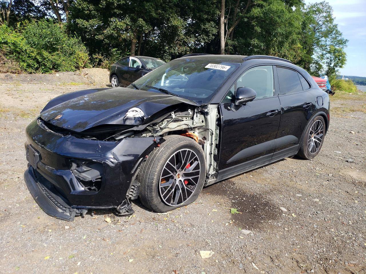 Used 2025 Porsche Macan 4S Electric AWD/4WD image 3