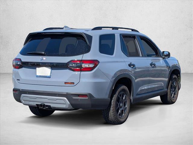 Used 2025 Honda Pilot TrailSport image 5