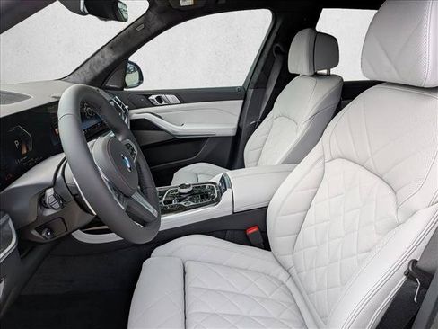 Used 2026 BMW X7 xDrive40i w/ M Sport Package AWD/4WD image 10
