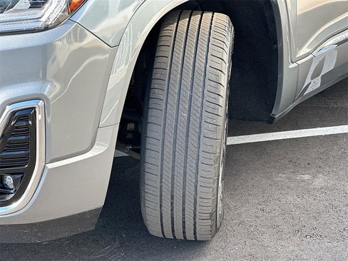 Used 2023 GMC Acadia Denali w/ Denali Ultimate Package image 25