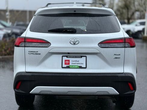 Certified 2022 Toyota Corolla Cross XLE w/ Convenience Package image 4