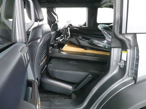Used 2024 Ford Bronco Badlands w/ Sasquatch Package AWD/4WD image 25