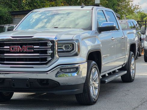 Used 2018 GMC Sierra 1500 SLT AWD/4WD image 3