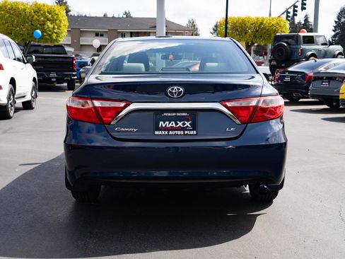 Used 2016 Toyota Camry LE image 9