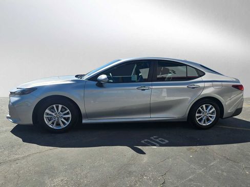 Used 2025 Toyota Camry LE w/ Convenience Package image 6