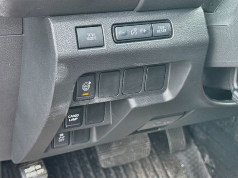 Used 2025 Nissan Frontier Pro-X RWD image 10