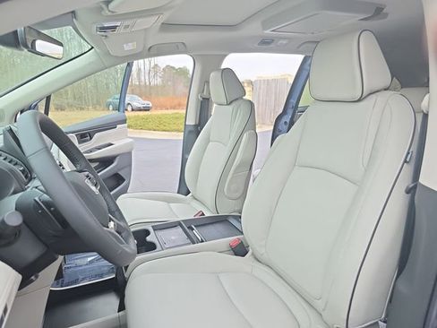 New 2026 Honda Odyssey Touring image 15