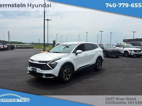 Used 2023 Kia Sportage LX AWD/4WD image 3