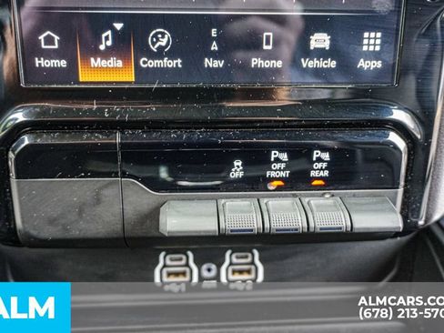 Used 2025 RAM 1500 Laramie AWD/4WD image 42