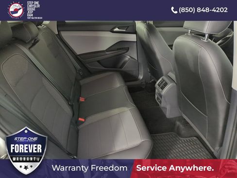 Used 2022 Volkswagen Taos SE FWD image 29