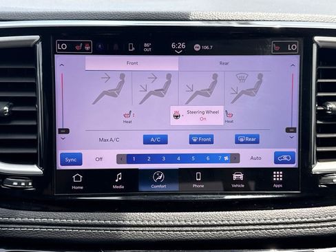 Used 2023 Chrysler Pacifica Touring-L AWD/4WD image 31
