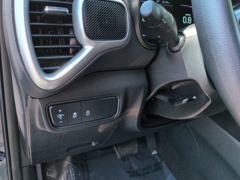 Used 2025 Kia Soul LX FWD image 24