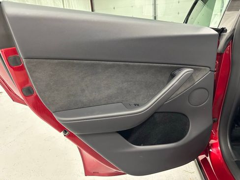 Used 2024 Tesla Model Y Performance AWD/4WD image 37