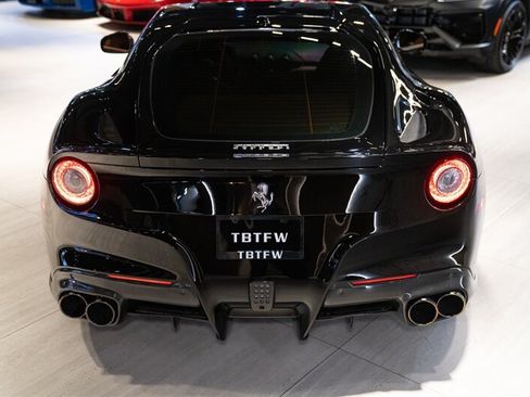 Used 2014 Ferrari F12 Berlinetta RWD image 33