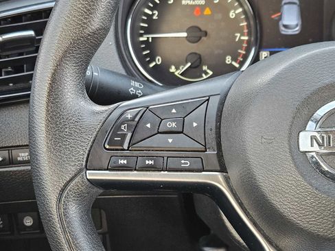 Used 2020 Nissan Rogue Sport S image 25