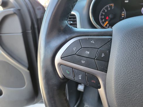 Used 2020 Jeep Grand Cherokee Altitude AWD/4WD image 24