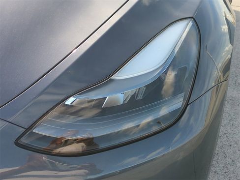 Used 2023 Tesla Model Y Performance image 10