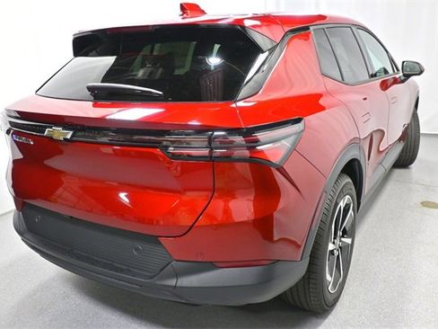 New 2026 Chevrolet Equinox EV LT image 3