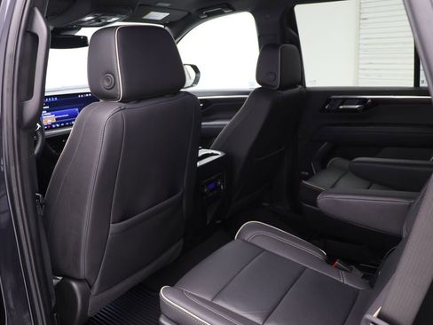 Used 2025 Chevrolet Tahoe Premier image 11