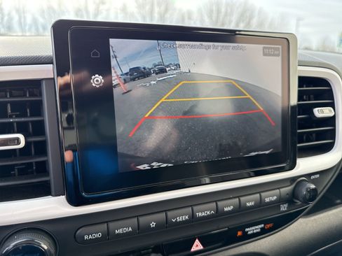 Used 2022 Hyundai Venue Limited w/ Cargo Package image 19