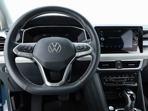 New 2026 Volkswagen Taos SE FWD image 20