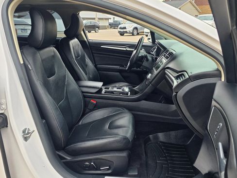 Used 2017 Ford Fusion Titanium image 24