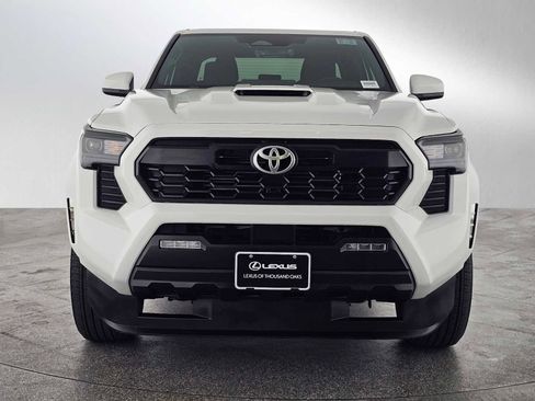 Used 2024 Toyota Tacoma TRD Sport AWD/4WD image 8