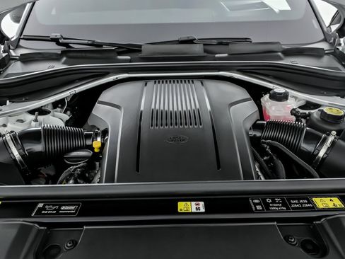 Used 2024 Land Rover Range Rover Long Wheelbase Autobiography image 17