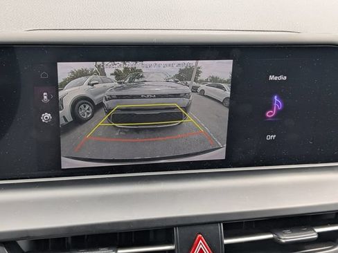 Certified 2024 Kia Seltos EX FWD image 11