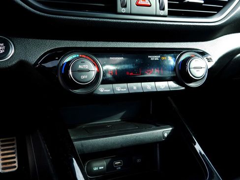 Used 2022 Kia Forte GT-Line w/ GT-Line Premium Package image 18