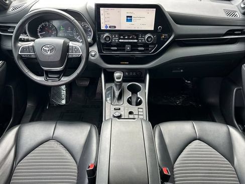Used 2023 Toyota Highlander XSE AWD/4WD image 15