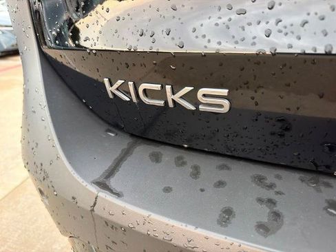 Certified 2025 Nissan Kicks SR FWD image 14
