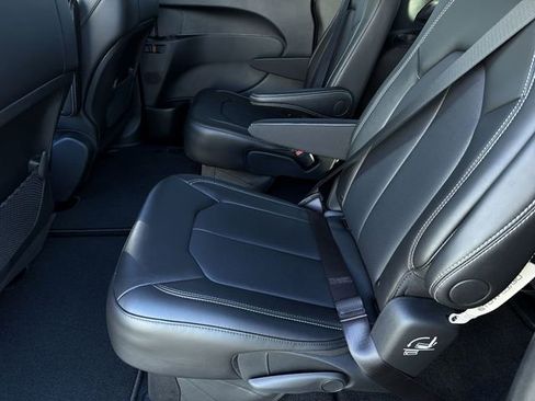 New 2026 Chrysler Voyager LX image 17