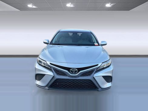 Used 2020 Toyota Camry SE image 6